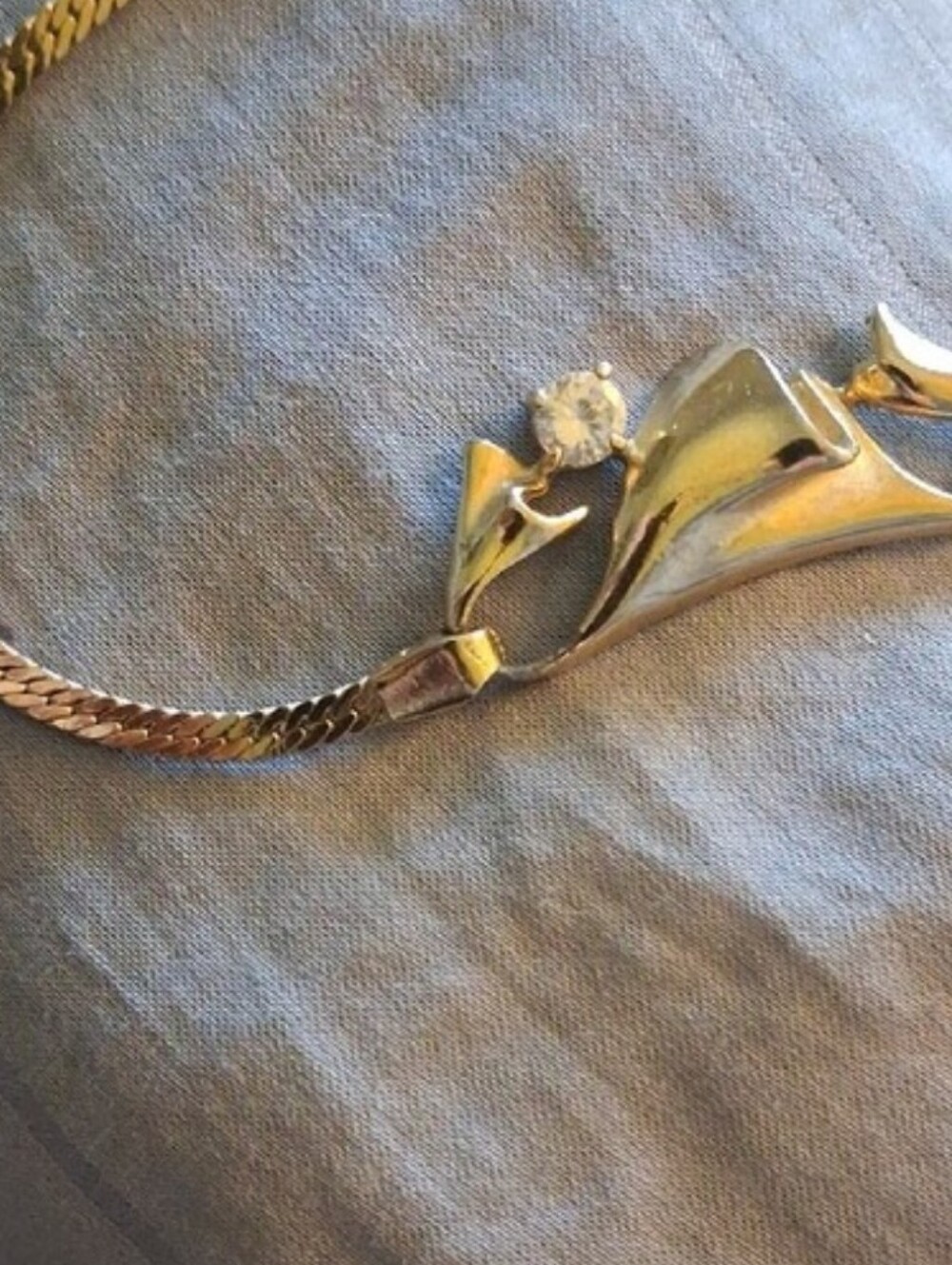 Crown Trifari Unsigned Pendant Necklace with Clear Stone